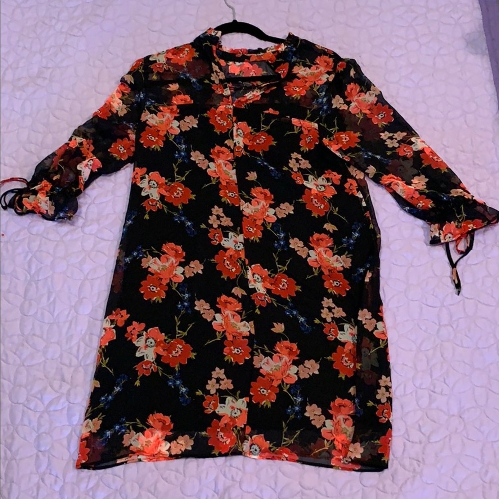 Dress - Picture 3 of 4